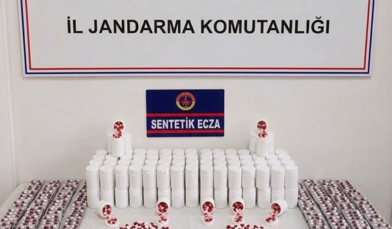 MANİSA'DA 11 BİN 214 ADET SENTETİK HAP ELE GEÇİRİLDİ