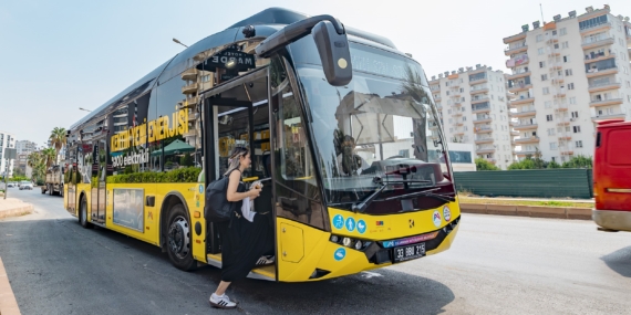 MERSİN'DE ELEKTRİKLİ OTOBÜS DÖNEMİ: VATANDAŞLARDAN TAM NOT