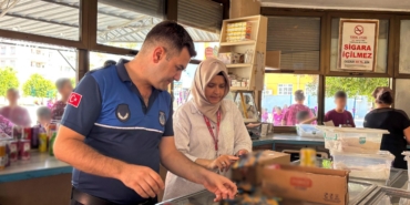 MERSİN'DE OKUL KANTİNLERİNE DENETİM: TARİHİ GEÇMİŞ ÜRÜNLER İMHA EDİLDİ