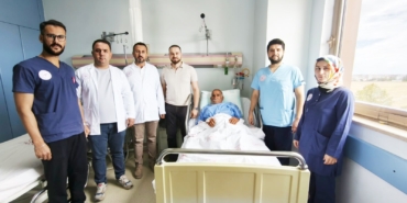 MESANESİNDEN 42 PARÇA TAŞ ÇIKARILAN HASTA SAĞLIĞINA KAVUŞTU