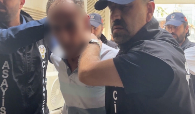 MİLLETVEKİLİ MELİH MERİÇ'İN UĞRADIĞI BIÇAKLI SALDIRIYLA İLGİLİ İFADESİ ORTAYA ÇIKTI YENİ PARTİ GAZİANTEP MİLLETVEKİLİ MELİH MERİÇ: "İLÇE BAŞKANLIĞINA YETERLİ GÖRÜLMEYİNCE BANA HUSUMET BESLEMEYE BAŞLADI" "BIÇAKLA KARNIMIN ORTASINDAN BANA VURDU, BAĞIRSAKLARIMIN DIŞARIDA OLDUĞUNU GÖRÜNCE ŞOKA GİRDİM" "ŞÜPHELİ SEYDİ AHMET KELEŞ'TEN ŞİKAYETÇİYİM"
