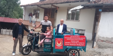 MİNİK ECRİN'İN ELEKTRİKLİ ARAÇ SEVİNCİ