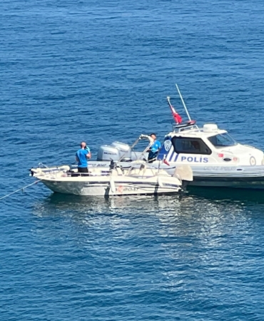 MUDANYA'DA DENİZDE HAREKETSİZ BULUNAN KİŞİ HAYATINI KAYBETTİ