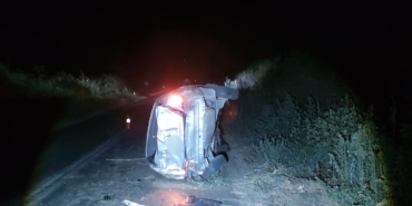 ÖDEMİŞ'TE TAKLA ATAN OTOMOBİLDE 1 KİŞİ HAYATINI KAYBETTİ