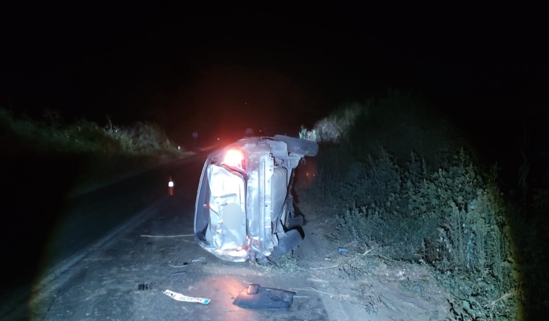 ÖDEMİŞ'TE TAKLA ATAN OTOMOBİLDE 1 KİŞİ HAYATINI KAYBETTİ