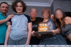 OKUL SALDIRGANINI ANNESİ YÜZÜNDE VE SIRTINDA SİYAH NOKTA OLDUĞU İÇİN GÜZELLİK MERKEZİNE GÖTÜRMÜŞ OKUL SALDIRISI DAVASINDA SANIK ANNENİN SAVUNMASI BAŞLADI "BÖYLE BİR ÜZÜCÜ OLAYIN GERÇEKLEŞMESİNİ ASLA İSTEMEZDİM" "DAHA ÖNCEDE ERGEN ÇOCUK YETİŞTİRDİM FARKLILIK GÖRDÜM AMA BÖYLE BİR OLAY YAPACAĞINI HİSSETMEDİM"
