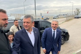 ÖZGÜR ÖZEL VE YENİ PARTİ HEYETİ MUSTAFA BOZBEY'İ CEZAEVİNDE ZİYARET ETTİ