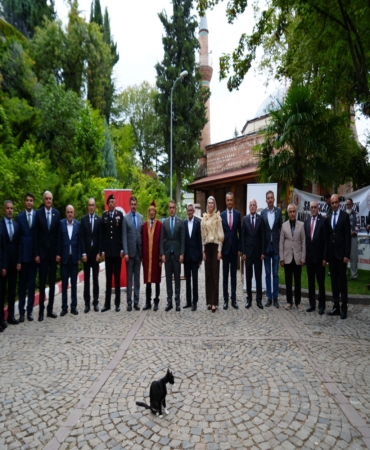 'PABUCU DAMA ATILMAK' DEYİMİ BURADAN GELİYOR YAPTIĞI PABUÇ BEĞENİLMEYİNCE CEZA OLARAK PABUCUNU DAMA ATTILAR AHİLİK TEŞKİLATINI REİSİ OLAN ŞEYH EDEBALİ'NİN ŞEHRİNDE AHİ GELENEĞİNİ YAŞATTILAR