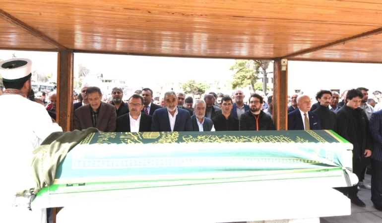 PALANDÖKEN BELEDİYESİ ESKİ BAŞKANI ORHAN BULUTLAR'IN ACI GÜNÜ: KIZ KARDEŞİ EDİBE AVCI SON YOLCULUĞUNA UĞURLANDI