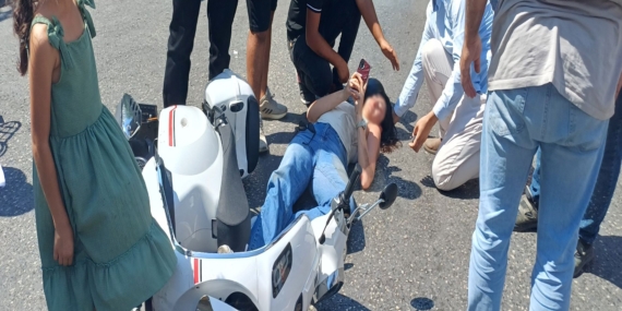 PANİK FREN YAPAN MOTOSİKLET SÜRÜCÜSÜ 3 METRE SÜRÜKLENDİ
