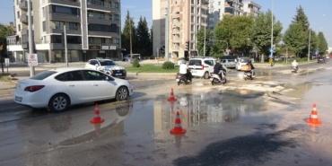 PATLAYAN ANA SU HATTI YOLU KULLANILAMAZ HALE GETİRDİ