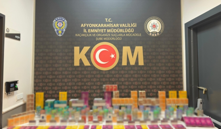 POLİS GÜMRÜK KAÇAĞI SİGARA ELE GEÇİRDİ