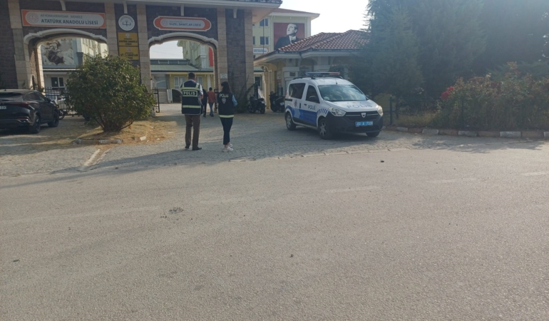 POLİSTEN OKUL ÇEVRELERİNDE DENETİM