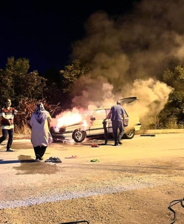 PURSAKLAR'DA SEYİR HALİNDEYKEN ALEV ALAN ARAÇ KULLANILAMAZ HALE GELDİ