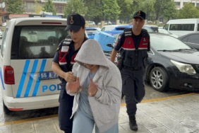 SAMSUN'DA 16 SUÇTAN ARANAN KADIN, JANDARMANIN KİMLİK KONTROLÜNDE YAKALANDI