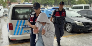 SAMSUN'DA 16 SUÇTAN ARANAN KADIN, JANDARMANIN KİMLİK KONTROLÜNDE YAKALANDI