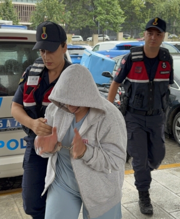 SAMSUN'DA 16 SUÇTAN ARANAN KADIN, JANDARMANIN KİMLİK KONTROLÜNDE YAKALANDI