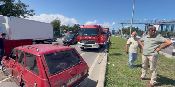SAMSUN'DA ARAÇLAR ÇARPIŞTI: 2'Sİ ÇOCUK 3 YARALI