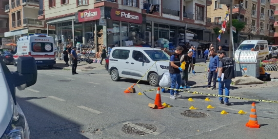 SANCAKTEPE'DE SEYİR HALİNDEKİ OTOMOBİLE SİLAHLI SALDIRI: 1 ÖLÜ OTOMOBİLİ KURŞUN YAĞMURUNA TUTULAN SÜRÜCÜ HAYATINI KAYBETTİ
