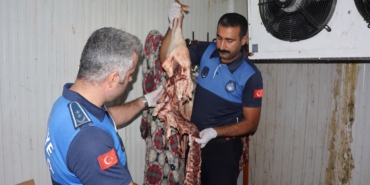 ŞANLIURFA'DA 315 KİLO BOZUK ET ELE GEÇİRİLDİ OKUL KANTİNİNDE SON KULLANMA TARİHİ GEÇMİŞ ÜRÜNLER ELE GEÇİRİLDİ
