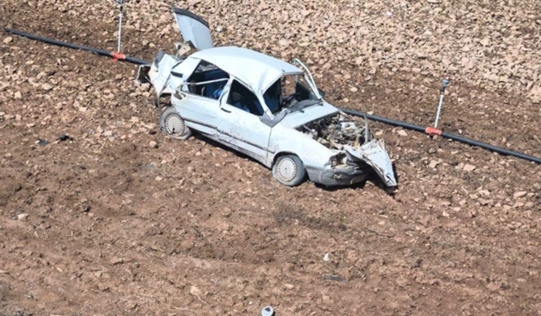 ŞARAMPOLE YUVARLANAN OTOMOBİLDEKİ BEBEK ÖLDÜ, 6 KİŞİ İSE YARALANDI