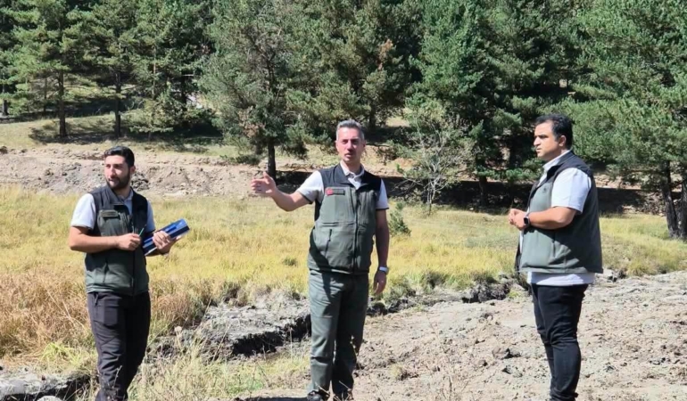 SARIKAMIŞ ŞEHİTLERİ ORMAN PARKI'NDA YENİ DÖNEM: DOĞAYLA İÇ İÇE YEŞİL ALAN ETKİNLİK ALANI İÇİN ÇALIŞMALAR DEĞERLENDİRİLDİ