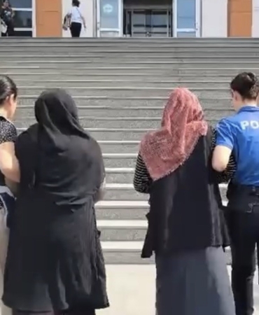 ŞEHİR ŞEHİR GEZİP HIRSIZLIK YAPAN 2 KADIN SAMSUN'DA YAKALANDI