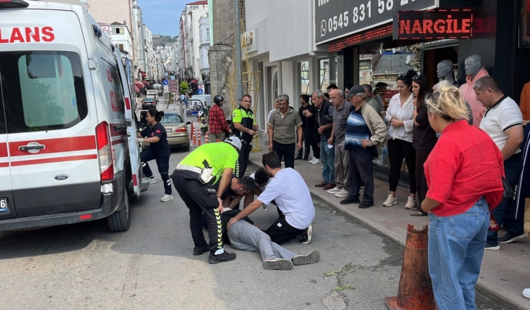 SİNOP'TA EPİLEPSİ KRİZİ GEÇİREN GENÇ OTOMOBİLE ÇARPTI
