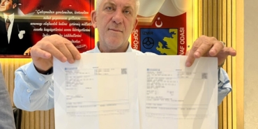 TAKSİCİ 920 LİRA BEKLERKEN HESABINDA SERVET GÖRDÜ MÜŞTERİSİNDEN YANLIŞLIKLA HESABINA 920 BİN TL HAVALE EDİLEN TAKSİCİ, PARAYI ANINDA SAHİBİNE İADE ETTİ