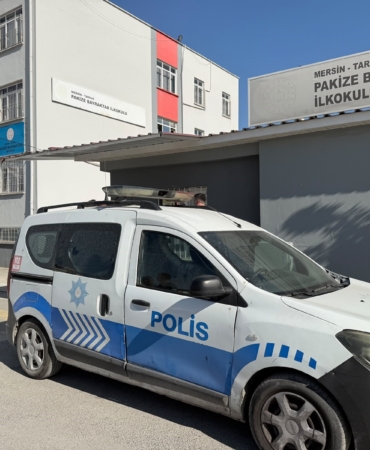 TARSUS'TA 1. SINIF ÖĞRENCİSİNİN ÇANTASINDAN TABANCA ÇIKTI