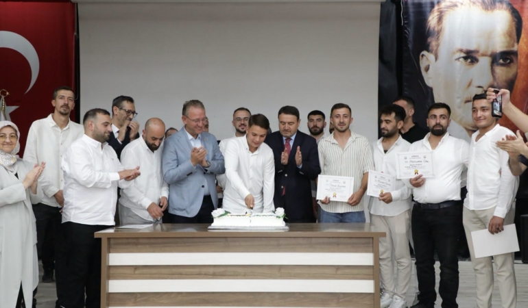TAVŞANLI'DA 13 GENÇ BAĞIMLILIKTAN KURTARILARAK YENİDEN HAYATA KAZANDIRILDI