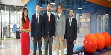 TRAFİKTE ÇARPIŞMAYI ANALİZ EDİP DOĞRUDAN YARDIM ÇAĞIRAN TEKNOLOJİ TANITILDI ARAÇ İÇİ ÇARPIŞMAYI SENSÖRLERLE ANALİZ EDİP ACİL MÜDAHALE EKİPLERİNİ DOĞRUDAN YÖNLENDİREN TEKNOLOJİ TANITILDI