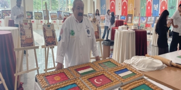 TÜRK BAKLAVASINI 'BAKLAVAKİ' İSMİNDEN KURTARMAK İÇİN DÜNYANIN EN BÜYÜK BAKLAVASINI YAPTI DÜNYANIN EN BÜYÜK BAKLAVASINI YAPTI, GUİNNESS DÜNYA REKORLARI'NA GİRDİ