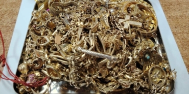 TÜRKİYE'YE SOKULMAK İSTENEN 708 GRAM KAÇAK ALTIN KOMŞUYA TAKILDI