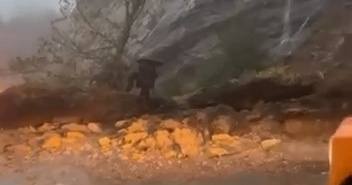ULUDAĞ YOLUNDA HEYELAN KORKUTTU