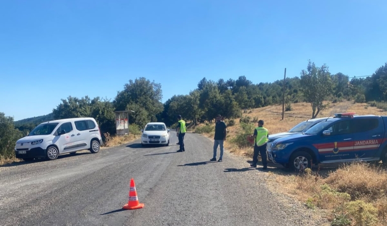 UŞAK'TA HAYVAN HASTALIKLARINA KARŞI YOL KONTROL VE DENETİMLER GERÇEKLEŞTİRİLDİ