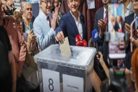 YENİ PARTİ YUNUSEMRE'DE BAŞKANLIK YARIŞI ÜYELERİN OYUNA SUNULDU