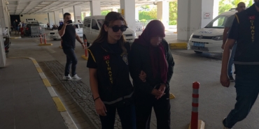 YATAK ODASINDA ÖLÜ BULUNMUŞTU, ŞÜPHELİ EŞ "BEN ÖLDÜRMEDİM" DEDİ