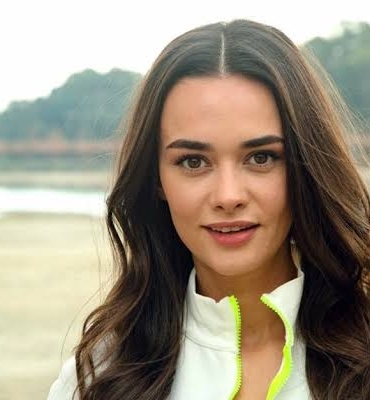 Hande Soral Kimdir? Kaç Yaşında, Nereli ve Evli mi?