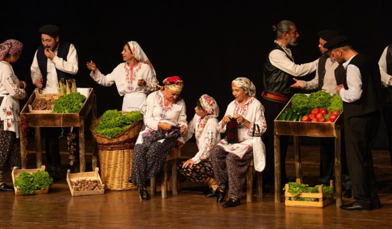 'BÖYLEDİR BİZİM SEVDAMIZ' SAHNESİNDE DUYGU VE SANAT BULUŞTU