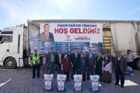 19 İLÇEDE 2065 ÜRETİCİYE 170 TON TOHUM DESTEĞİ SAĞLANDI BAŞKAN ÇAVUŞOĞLU: "TOPRAĞIN EMEKÇİSİ YALNIZ DEĞİL"
