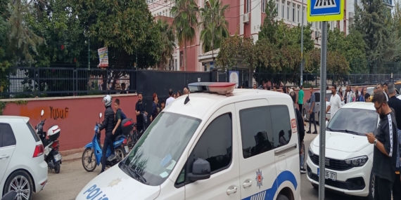 Adana’da ortaokulda bıçaklı kavga: Bir öğrenci yaralandı