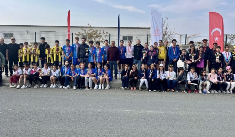 AĞRI'DA OKUL SPORLARI KROS MÜSABAKALARI TAMAMLANDI