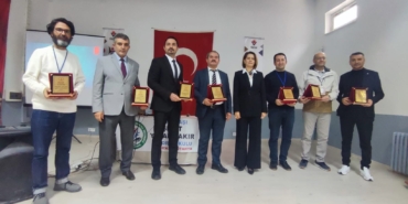 ALTINTAŞ'TA "KÖYDE BİLİM" PROJESİ SÜRDÜRÜLEBİLİR TARIM SÖYLEŞİSİYLE TAMAMLANDI
