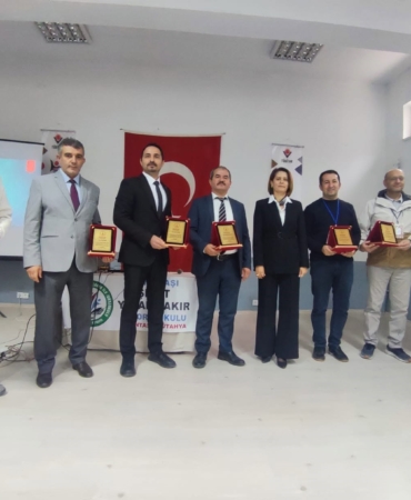 ALTINTAŞ'TA "KÖYDE BİLİM" PROJESİ SÜRDÜRÜLEBİLİR TARIM SÖYLEŞİSİYLE TAMAMLANDI