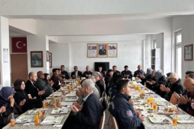 ALTINTAŞ'TA ŞEHİT AİLELERİ ONURUNA YEMEK PROGRAMI DÜZENLENDİ