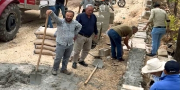 ARABAN BELEDİYESİNİN YAPMADIĞINI MAHALLE SAKİNLERİ YAPIYOR
