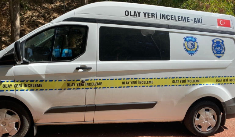 AYDIN'DA ÜÇÜNCÜ KATTAN DÜŞEN 8 YAŞINDAKİ ÇOCUK AĞIR YARALANDI