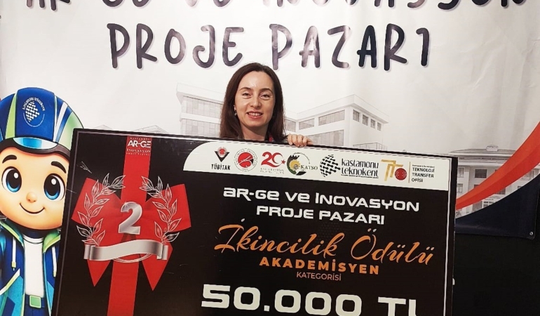 BŞEÜ'LÜ AKADEMİSYENE 50 BİN TL'LİK İKİNCİLİK ÖDÜLÜ