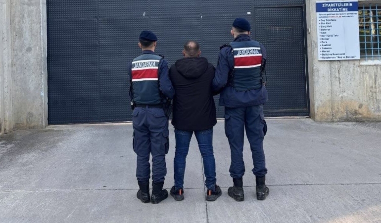 BAFRA'DA 9 YIL 2 AY HAPİS CEZASIYLA ARANAN ŞAHIS JANDARMA TARAFINDAN YAKALANDI
